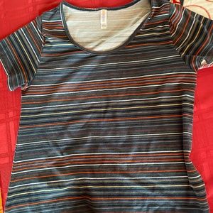 Lularoe round neck short sleeve top with mini stripes size large